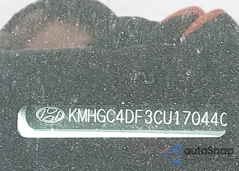 2012 Hyundai Genesis 4.6 z USA, uszkodzony, nr VIN KMHGC4DF3CU170440